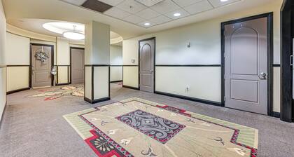 Heart of Dtwn Omaha: Historical Apt w/ Perks