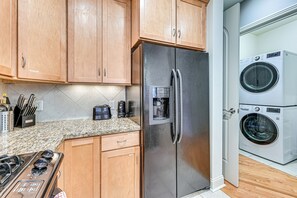 Apartment (2 Bedrooms) | Interior - Heart of Dtwn Omaha: Historical Apt w/ Perks (Omaha)