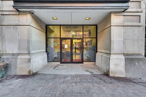 Apartment (2 Bedrooms) | Interior - Heart of Dtwn Omaha: Historical Apt w/ Perks (Omaha)