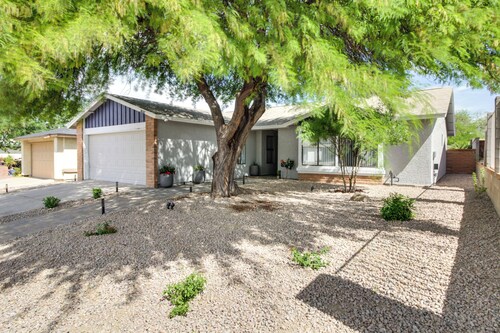 Tuscon Vacation Rental < 1 Mi to Golf Course!