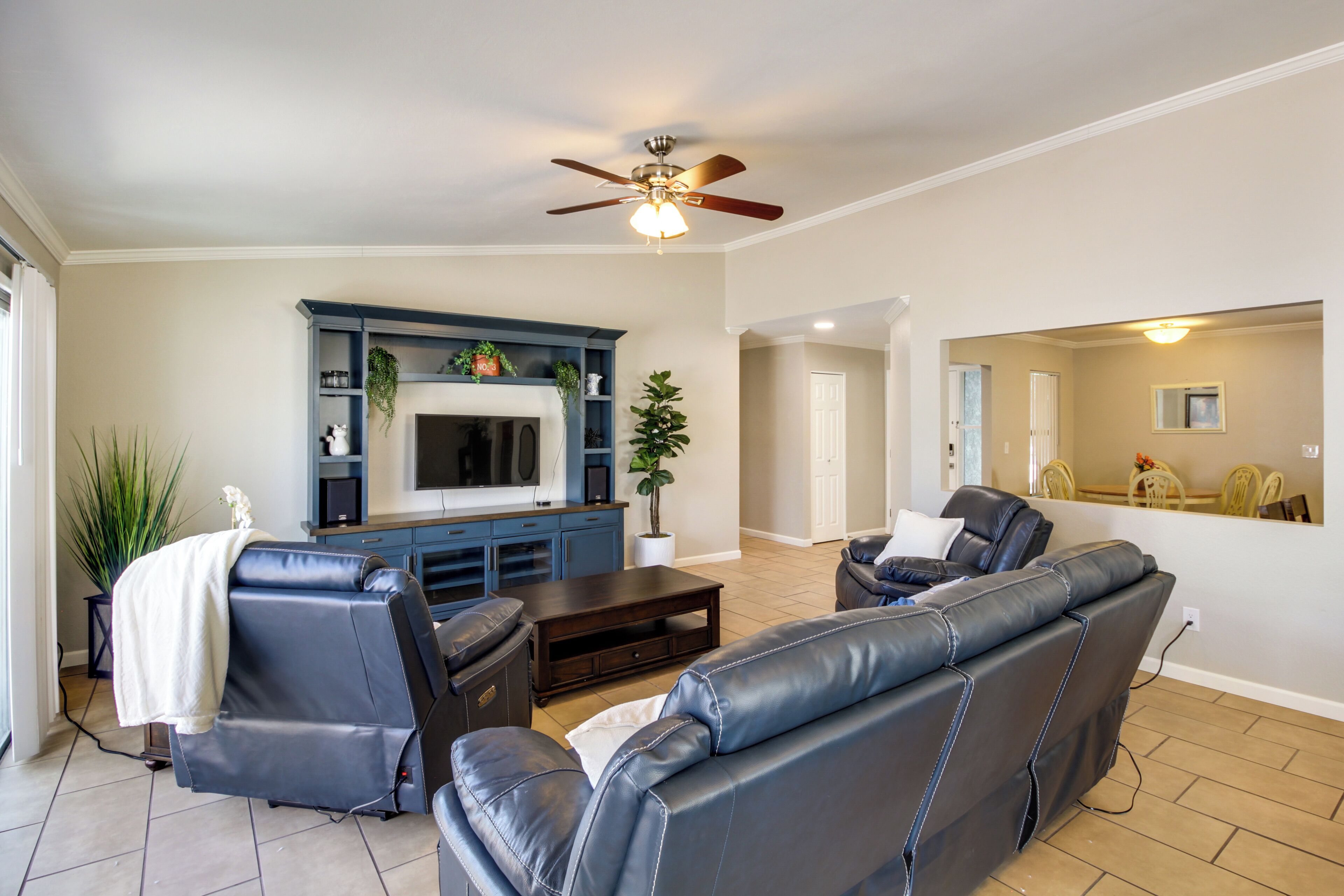 House (3 Bedrooms) | Interior