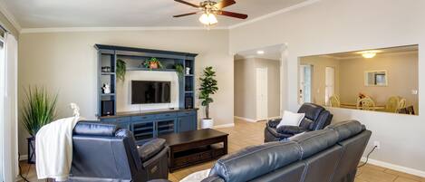 House (3 Bedrooms) | Interior
