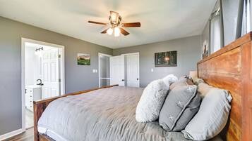 House (5 Bedrooms) | Interior