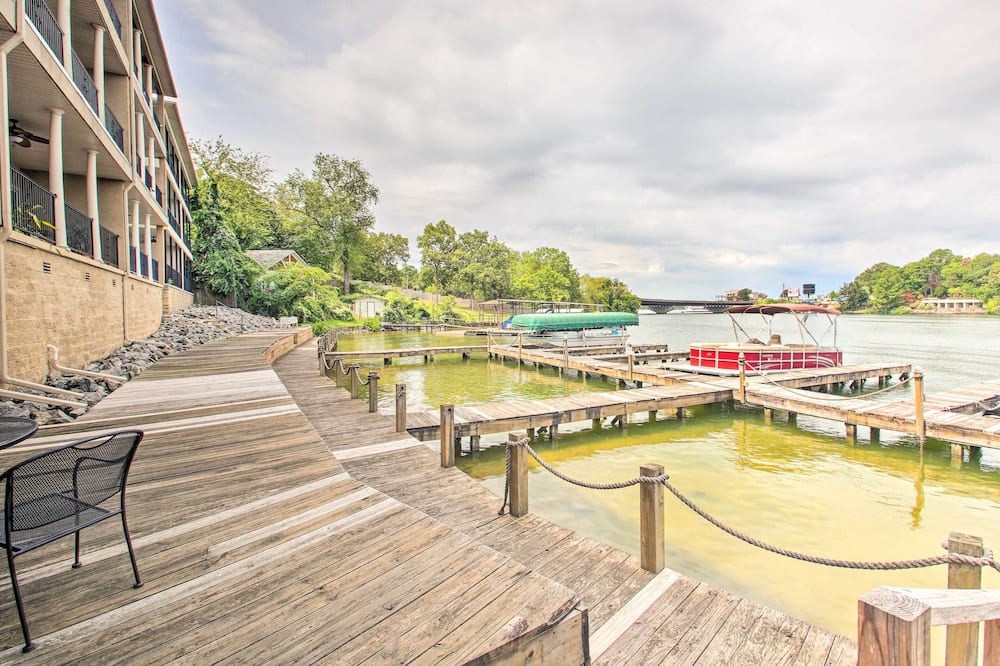 Balcony & Boat Slip: Lakefront Unit in Hot Springs