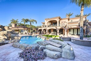 Front of property - Outdoor Oasis, Games! Paradise Valley Group Villa (Paradise Valley)