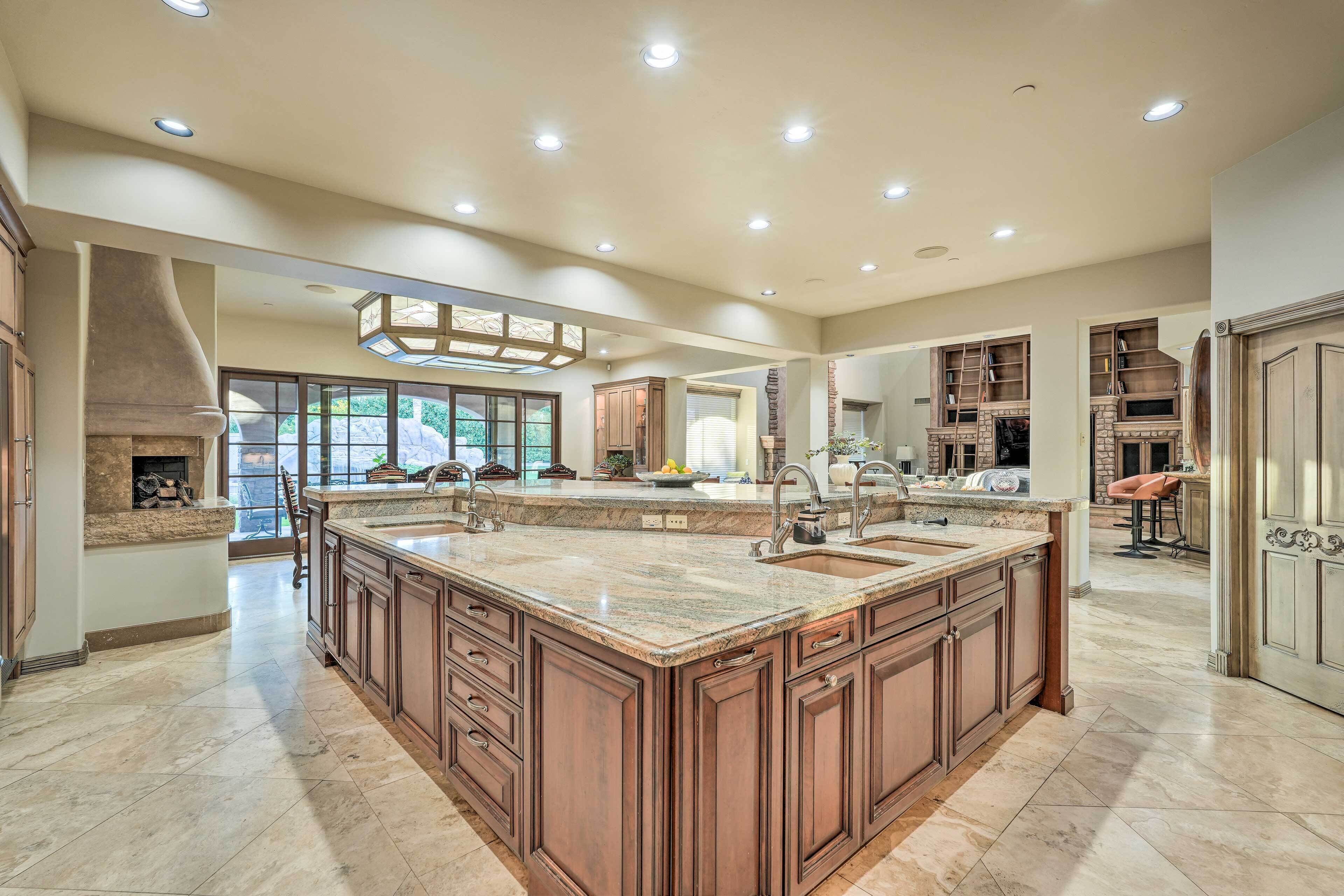 House (5 Bedrooms) | Interior