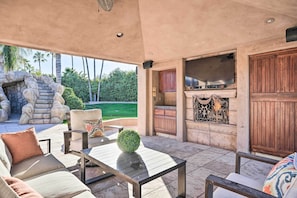 House (5 Bedrooms) | Interior