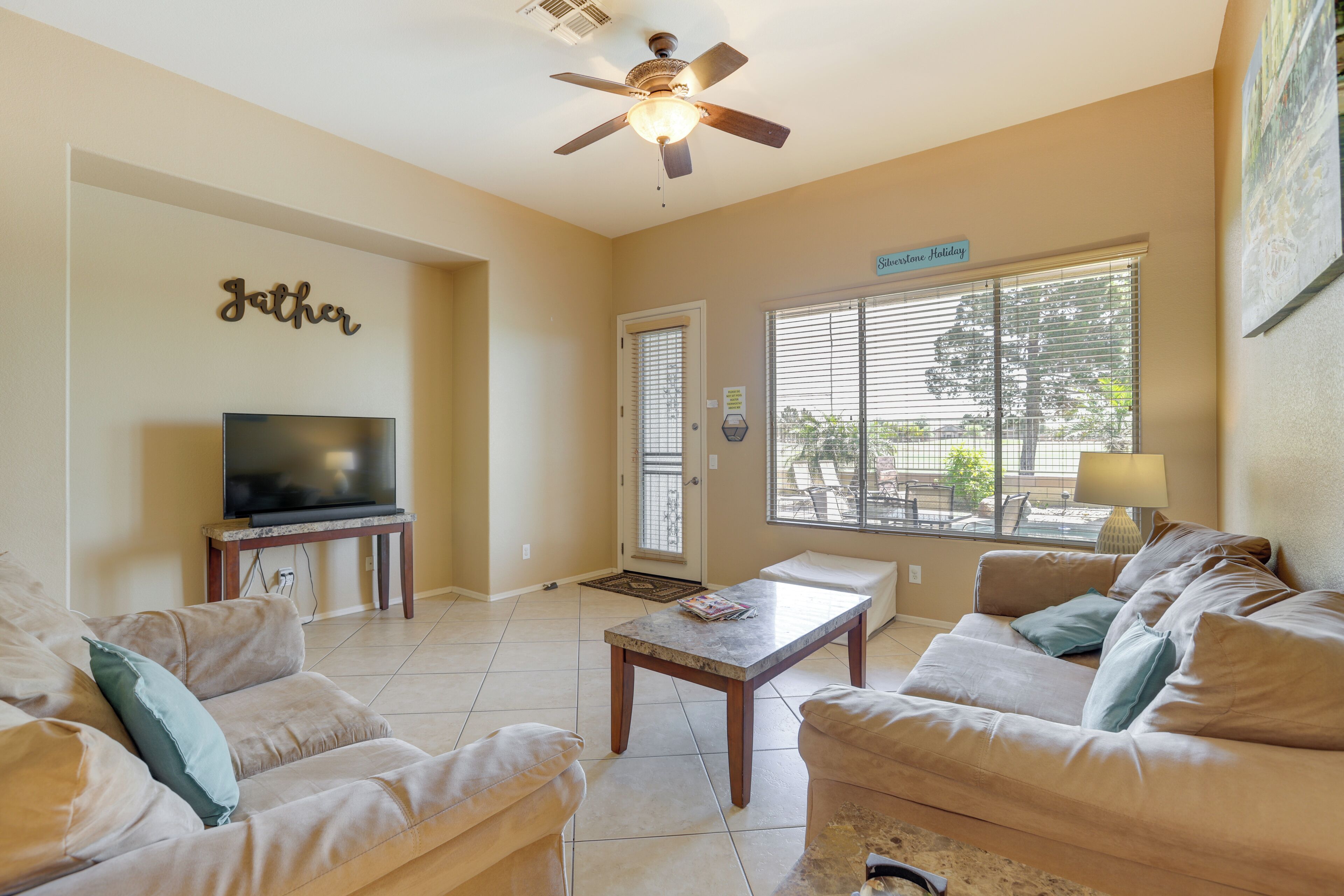 House (3 Bedrooms) | Interior