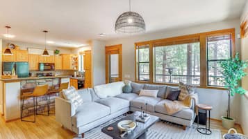 Apartment (2 Bedrooms) | Front of property