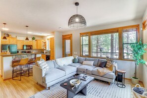 Apartment (2 Bedrooms) | Front of property