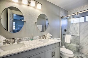 House (4 Bedrooms) | Interior - 1 Mi to State Farm Stadium: Home w/ Pool & Grill! (Glendale)