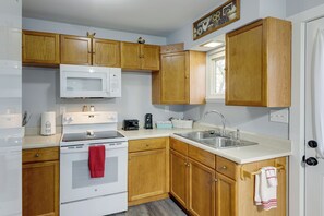 House (2 Bedrooms) | Interior