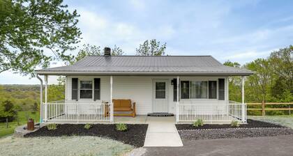 Cozy Kentucky Retreat - Deck, Near Ark Encounter!