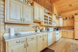 單棟房屋 (3 Bedrooms) | 內部