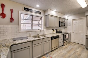 House (2 Bedrooms) | Interior