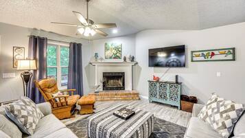 House (2 Bedrooms) | Front of property