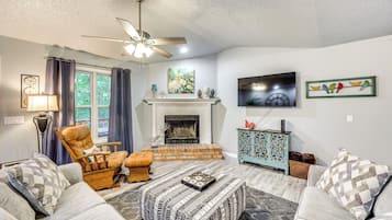 House (2 Bedrooms) | Front of property