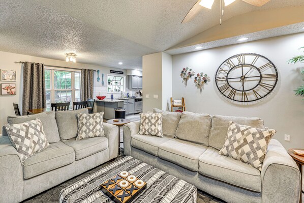 Interior - 'the Wildwood House' in Hot Springs Village! (Hot Springs Village)