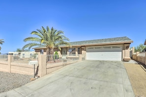 House (3 Bedrooms) | Interior - 2 Mi to Lake Havasu: Peaceful Home w/ Pool & Views (Lake Havasu City)
