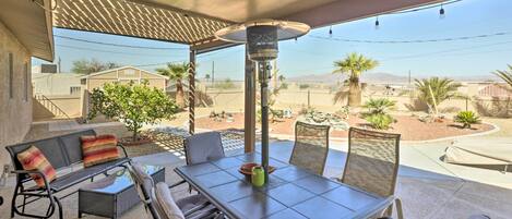 Casa (3 Bedrooms) | Restaurante al aire libre