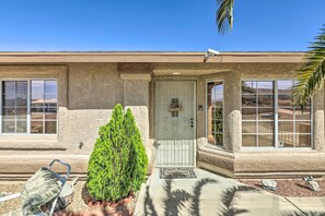 Interior - 2 Mi to Lake Havasu: Peaceful Home w/ Pool & Views (Lake Havasu City)