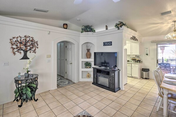 Interior - 2 Mi to Lake Havasu: Peaceful Home w/ Pool & Views (Lake Havasu City)