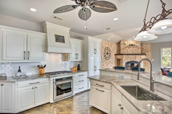 House (3 Bedrooms) | Interior - Lakefront Little Elm Home w/ Private Pool! (Little Elm)