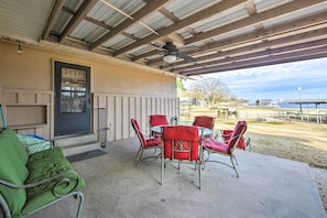 House (5 Bedrooms) | Interior - Gun Barrel City Vacation Rental w/ Boat Dock (Mabank)