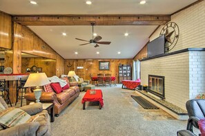 House (5 Bedrooms) | Interior - Gun Barrel City Vacation Rental w/ Boat Dock (Mabank)