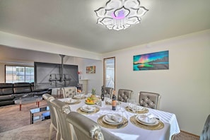 Dining - Auburn Home ~ 6 Mi to Saltwater State Park (Auburn)