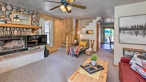 Unclassified image, 3 of 36, button - Cozy Red River Alpine Condo w/ Mountain Views (Red River)