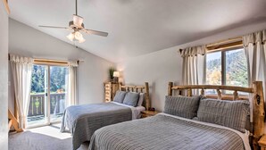Unclassified image, 4 of 36, button - Cozy Red River Alpine Condo w/ Mountain Views (Red River)