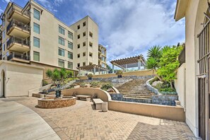 Apartment (2 Bedrooms) | Interior - Breezy Oceanside Condo < 1/2 Mi to Beach! (Oceanside)