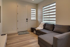 Living area - California Midterm Rental With Fenced Yard! (Tracy)