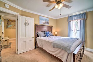 Apartment (2 Bedrooms) | 2 bedrooms, iron/ironing board, bed sheets - Nautical Wildwood Apt - Walk to the Beach! (Wildwood)