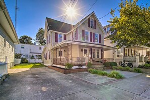 Exterior - Nautical Wildwood Apt - Walk to the Beach! (Wildwood)