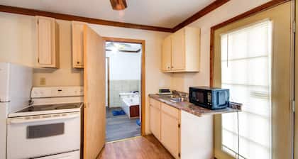 Comfy Hazlehurst Vacation Rental w/ Patio!