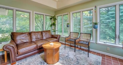 Charming Home w/ Pool + Deck ~ 9 Mi to Umich!