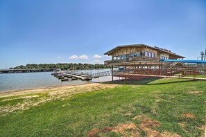 House (4 Bedrooms) | Interior - Eufaula Retreat w/ Lake Views: Walk to Marina (Eufaula)