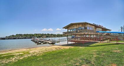 Eufaula Retreat w/ Lake Views: Walk to Marina