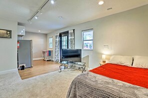 Bed sheets - Haines City Studio: Walk to Shopping & Dining! (Haines City)