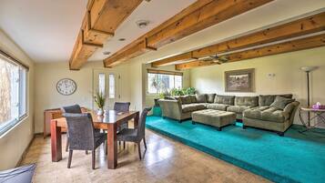 ุงูู
ูุดุฃุฉ ู
ู ุงูุฏุงุฎู