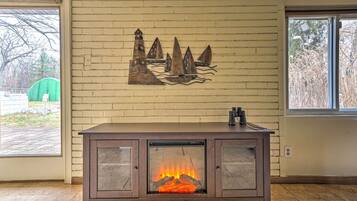 ููุฎ (3 Bedrooms) | ุงูู
ูุดุฃุฉ ู
ู ุงูุฏุงุฎู