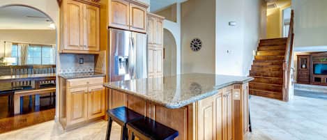 House (5 Bedrooms) | Interior