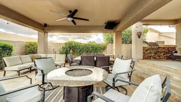 House (5 Bedrooms) | Interior