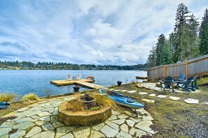 Terrace/patio - Lakefront Bremerton Vacation Rental w/ Deck! (Bremerton)