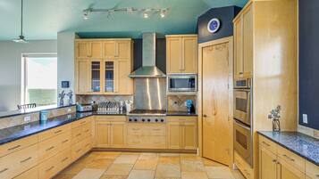 Villa (4 Bedrooms) | Interior