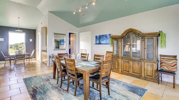 Villa (4 Bedrooms) | Interior