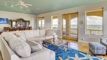 Villa (4 Bedrooms) | Interior