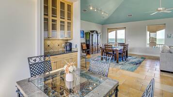 Vila (4 Bedrooms) | Interior